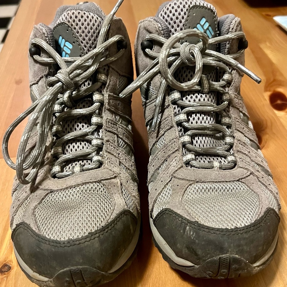 Columbia Women's Gray Omni Grip Athletic Hiking Shoes